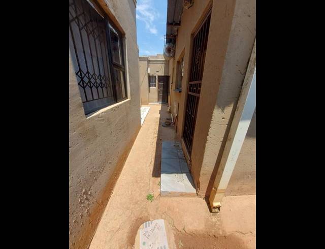 2 BEDROOM HOUSE FOR SALE IN THULANI